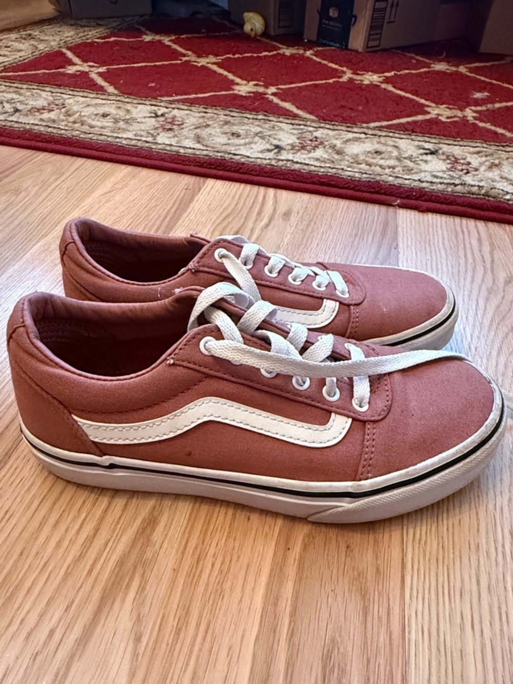 Vans Kids Low Top Sneakers in Dusty Rose with White Stripe